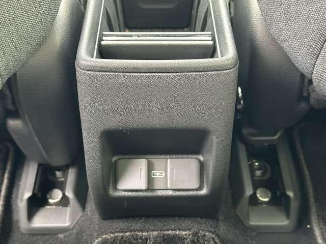 ホンダ Ｈｏｎｄａ　ｅ ベースモデル R3年 (東海) 99