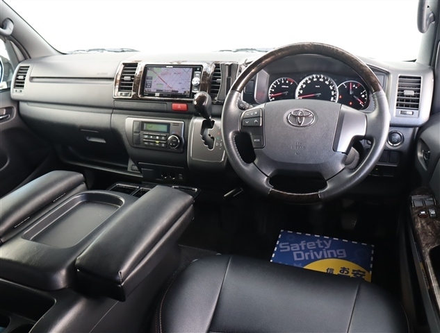 トヨタ ハイエースバン ２．０ スーパーＧＬ ダークプライムＩＩ ロングボディ R1年 (関東) 99