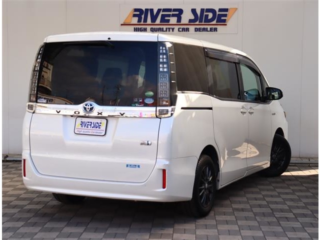 トヨタ ヴォクシー １．８ ハイブリッド Ｖ H26年 (関東) 99