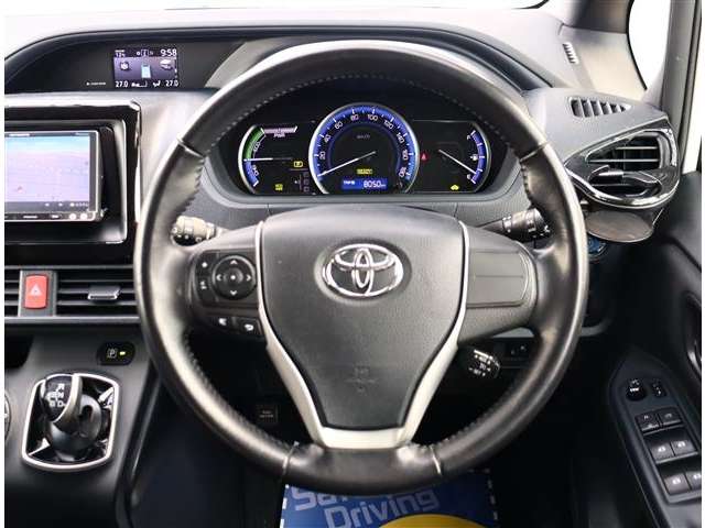 トヨタ ヴォクシー １．８ ハイブリッド Ｖ H26年 (関東) 99