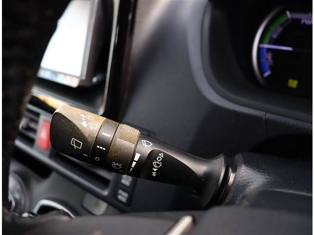 トヨタ ヴォクシー １．８ ハイブリッド Ｖ H26年 (関東) 99