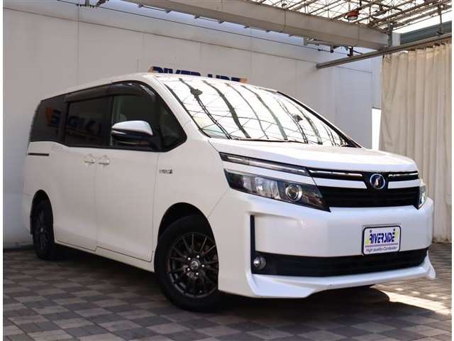 トヨタ ヴォクシー １．８ ハイブリッド Ｖ H26年 (関東) 99