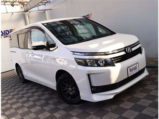 トヨタ ヴォクシー １．８ ハイブリッド Ｖ H26年 (関東) 99