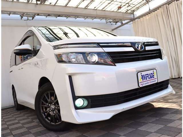 トヨタ ヴォクシー １．８ ハイブリッド Ｖ H26年 (関東) 99