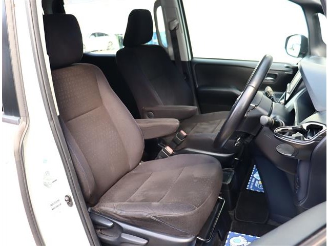 トヨタ ヴォクシー １．８ ハイブリッド Ｖ H26年 (関東) 99