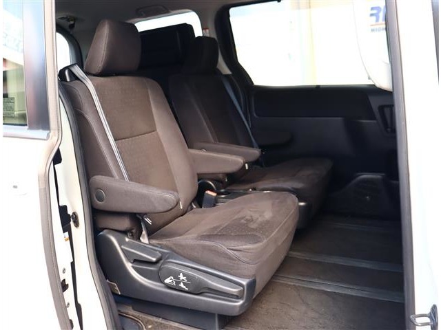 トヨタ ヴォクシー １．８ ハイブリッド Ｖ H26年 (関東) 99