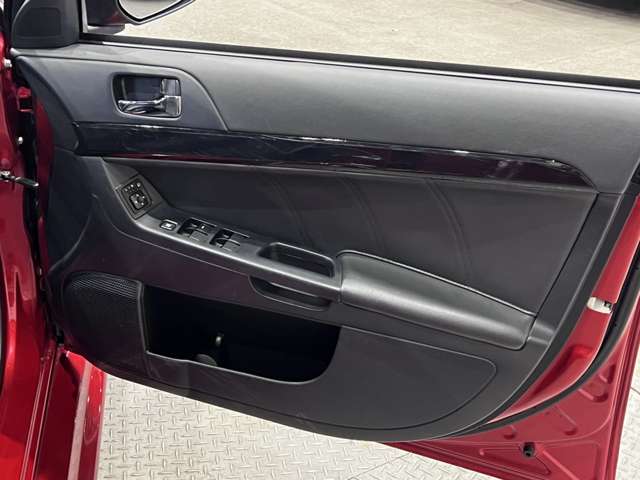 三菱 ランサー ２．０ ファイナルエディション ４ＷＤ H27年 (関東) 99