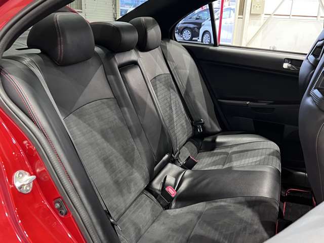 三菱 ランサー ２．０ ファイナルエディション ４ＷＤ H27年 (関東) 99