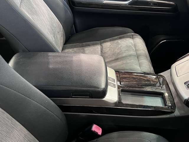 トヨタ アルファード　ハイブリッド ２．４ ＳＲ ４ＷＤ H24年 (関東) 99