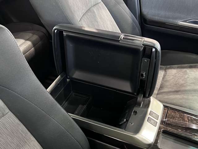 トヨタ アルファード　ハイブリッド ２．４ ＳＲ ４ＷＤ H24年 (関東) 99