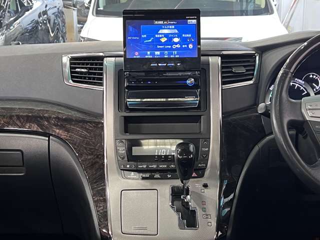 トヨタ アルファード　ハイブリッド ２．４ ＳＲ ４ＷＤ H24年 (関東) 99