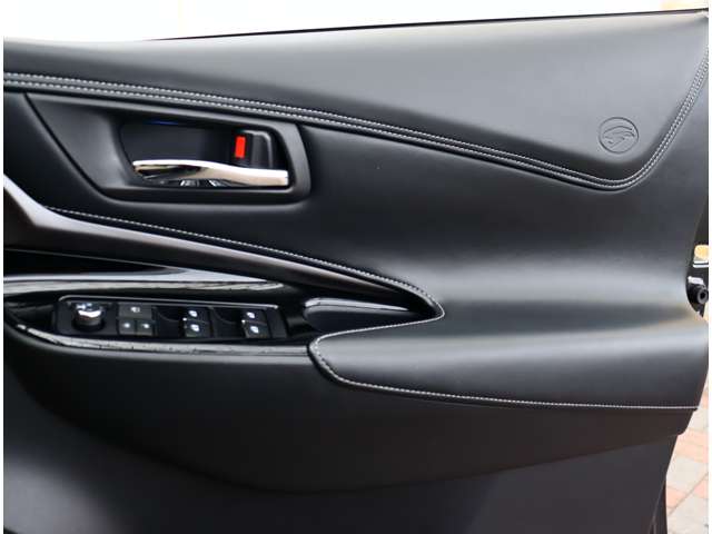 トヨタ ハリアー ２．０ プレミアム スタイル ノアール R1年 (関東) 99