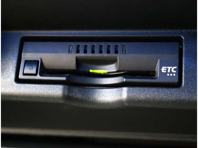 トヨタ ハリアー ２．０ プレミアム スタイル ノアール R1年 (関東) 99