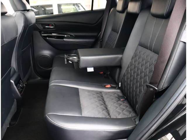 トヨタ ハリアー ２．０ プレミアム スタイル ノアール R1年 (関東) 99