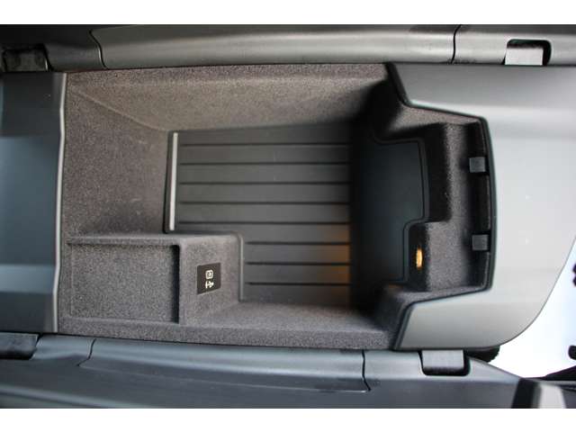 ＢＭＷ ５シリーズ ５２３Ｄ Ｘドライブ Ｍスポーツ エディション ジョイプラス ディーゼルターボ ４ＷＤ R3年 (関東) 99