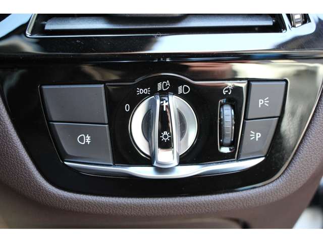 ＢＭＷ ５シリーズ ５２３Ｄ Ｘドライブ Ｍスポーツ エディション ジョイプラス ディーゼルターボ ４ＷＤ R3年 (関東) 99