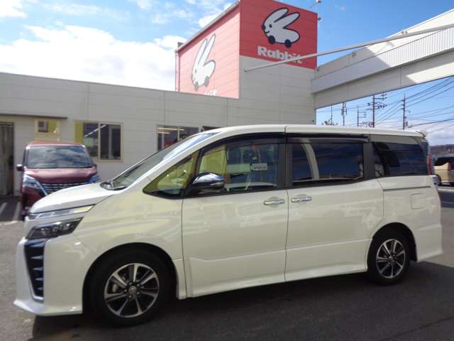 トヨタ ヴォクシー ２．０ ＺＳ 煌ＩＩＩ R3年 (中国) 99