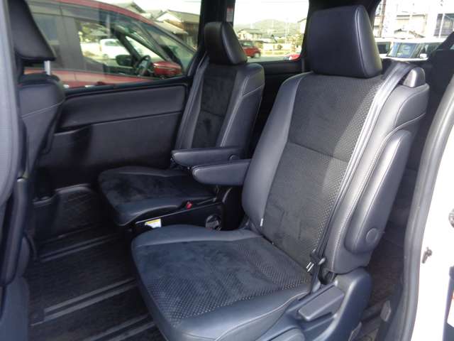 トヨタ ヴォクシー ２．０ ＺＳ 煌ＩＩＩ R3年 (中国) 99