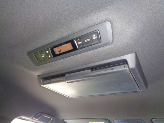 トヨタ ヴォクシー ２．０ ＺＳ 煌ＩＩＩ R3年 (中国) 99