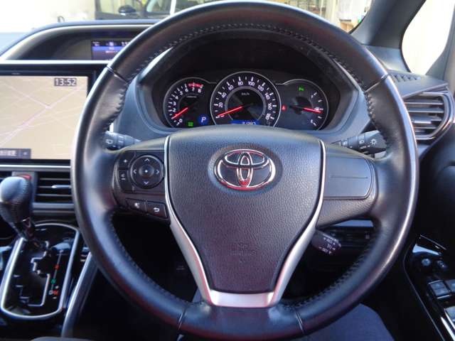 トヨタ ヴォクシー ２．０ ＺＳ 煌ＩＩＩ R3年 (中国) 99