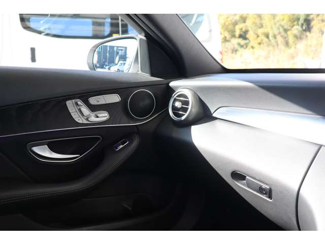 メルセデスベンツ Ｃクラス Ｃ１８０ アバンギャルド ＡＭＧライン R1年 (近畿) 99