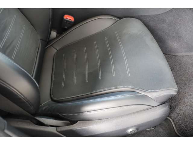 メルセデスベンツ Ｃクラスワゴン Ｃ２２０ Ｄ アバンギャルド ＡＭＧライン （ＩＳＧ搭載モデル） ディーゼルターボ R4年 (近畿) 99