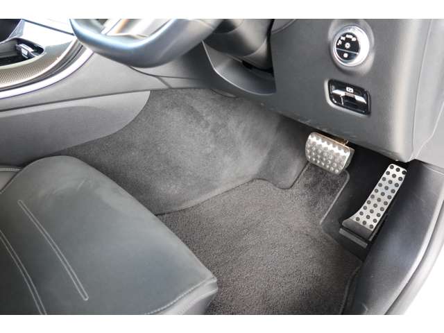 メルセデスベンツ Ｃクラスワゴン Ｃ２２０ Ｄ アバンギャルド ＡＭＧライン （ＩＳＧ搭載モデル） ディーゼルターボ R4年 (近畿) 99