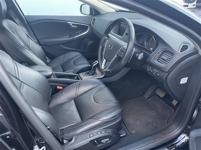 ボルボ Ｖ４０ Ｄ４ インスクリプション ディーゼルターボ R1年 (東北) 99