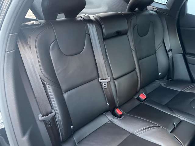 ボルボ Ｖ４０ Ｄ４ インスクリプション ディーゼルターボ R1年 (東北) 99