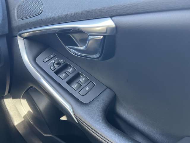 ボルボ Ｖ４０ Ｄ４ インスクリプション ディーゼルターボ R1年 (東北) 99