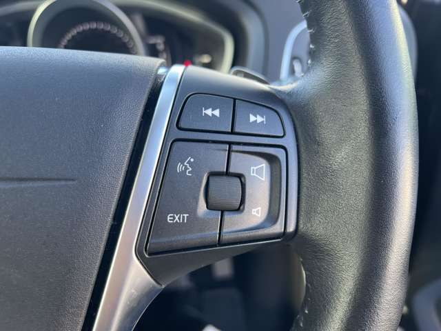 ボルボ Ｖ４０ Ｄ４ インスクリプション ディーゼルターボ R1年 (東北) 99