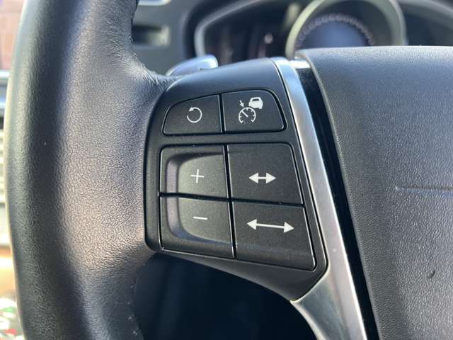 ボルボ Ｖ４０ Ｄ４ インスクリプション ディーゼルターボ R1年 (東北) 99