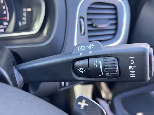 ボルボ Ｖ４０ Ｄ４ インスクリプション ディーゼルターボ R1年 (東北) 99