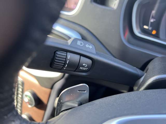 ボルボ Ｖ４０ Ｄ４ インスクリプション ディーゼルターボ R1年 (東北) 99