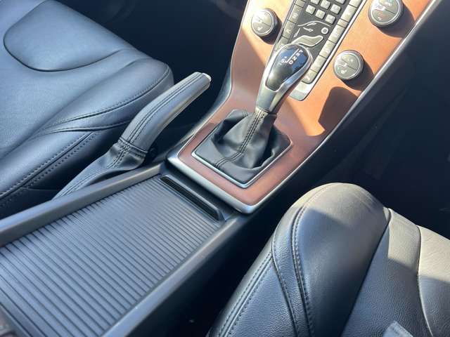 ボルボ Ｖ４０ Ｄ４ インスクリプション ディーゼルターボ R1年 (東北) 99