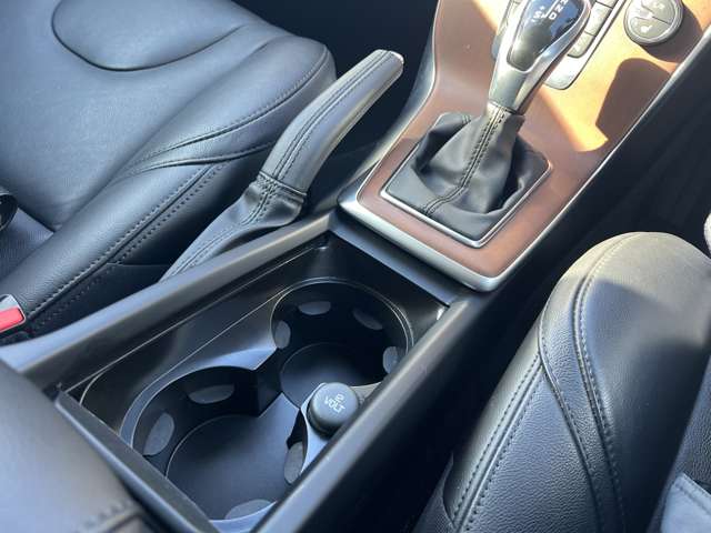 ボルボ Ｖ４０ Ｄ４ インスクリプション ディーゼルターボ R1年 (東北) 99