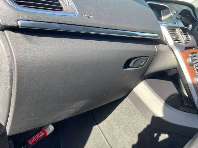 ボルボ Ｖ４０ Ｄ４ インスクリプション ディーゼルターボ R1年 (東北) 99