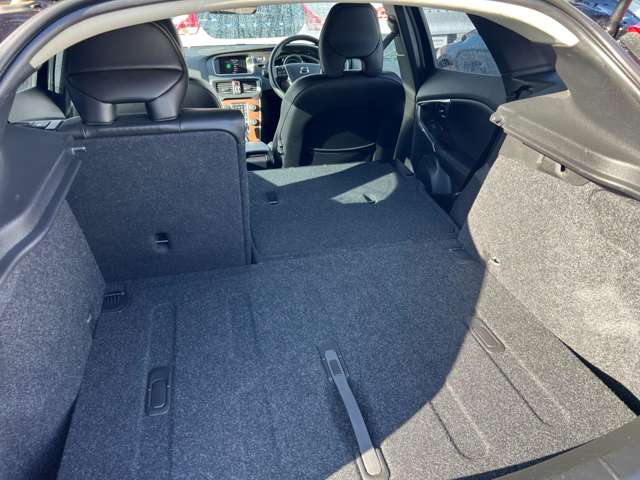 ボルボ Ｖ４０ Ｄ４ インスクリプション ディーゼルターボ R1年 (東北) 99