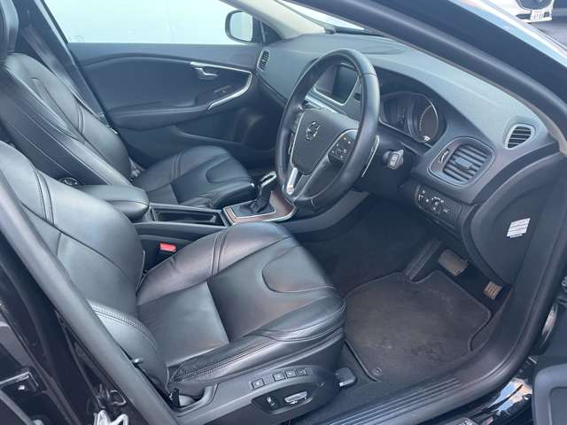 ボルボ Ｖ４０ Ｄ４ インスクリプション ディーゼルターボ R1年 (東北) 99