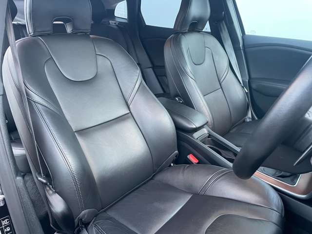 ボルボ Ｖ４０ Ｄ４ インスクリプション ディーゼルターボ R1年 (東北) 99