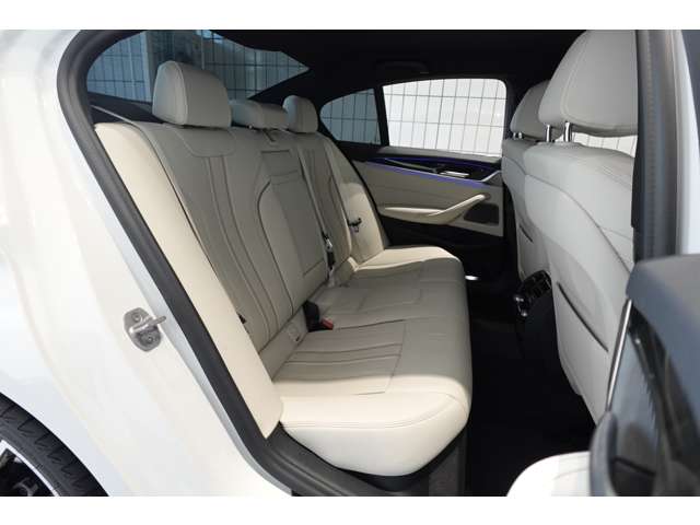 ＢＭＷ ５シリーズ ５３０ｉ　Ｍスポーツ R3年 (近畿) 99