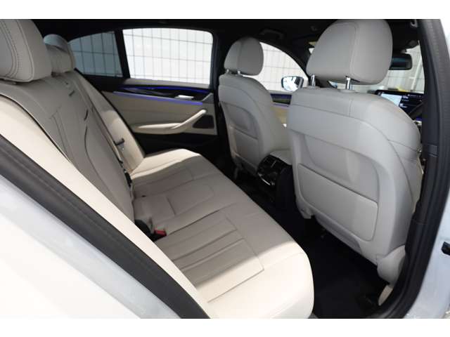 ＢＭＷ ５シリーズ ５３０ｉ　Ｍスポーツ R3年 (近畿) 99