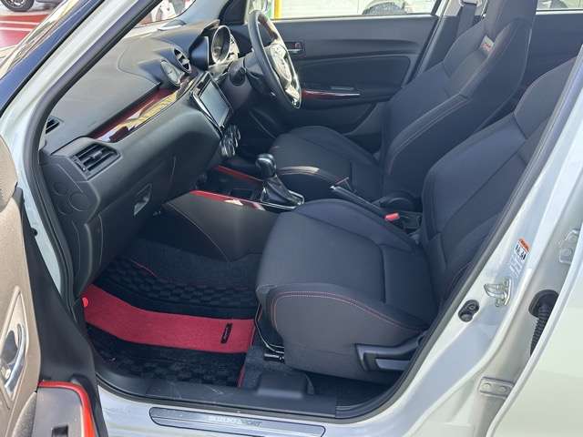 スズキ スイフト スポーツ １．４ R5年 (東海) 99