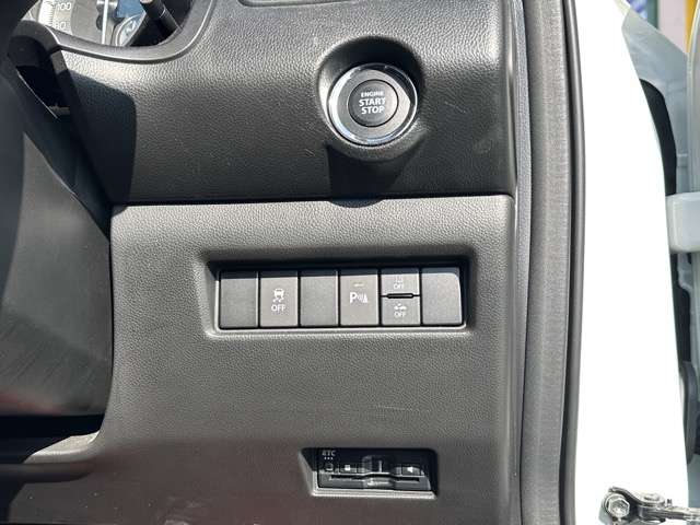 スズキ スイフト スポーツ １．４ R5年 (東海) 99