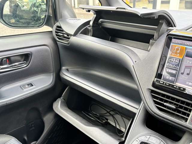 トヨタ ヴォクシー ２．０ ＺＳ 煌 ４ＷＤ H28年 (東北) 99