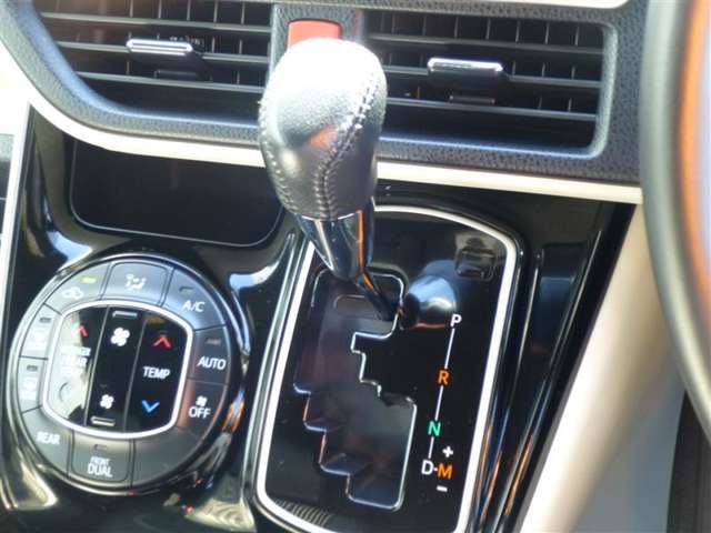 トヨタ ノア ２．０ ＳＩ ＷＸＢＩＩ R2年 (東北) 99