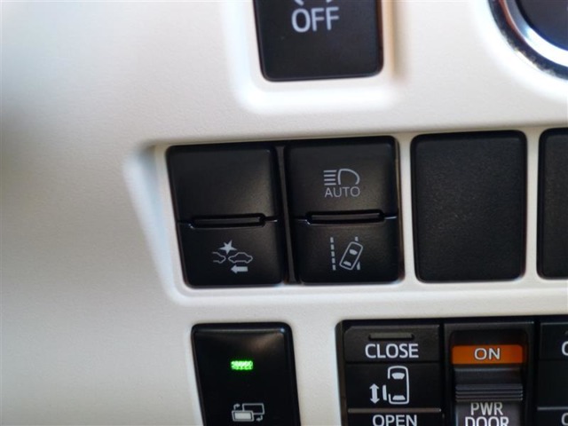 トヨタ ノア ２．０ ＳＩ ＷＸＢＩＩ R2年 (東北) 99