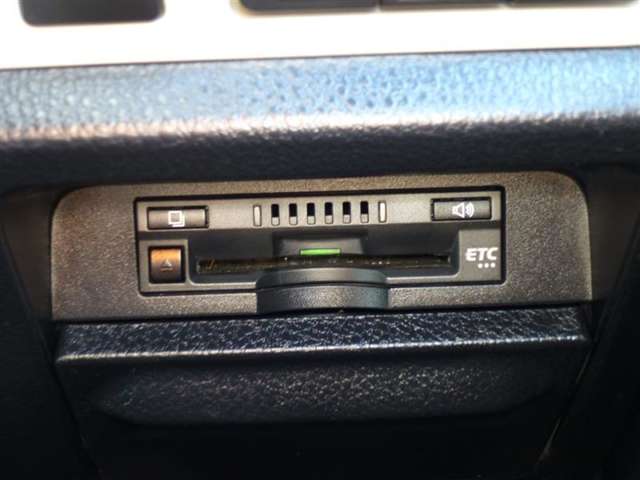 トヨタ ノア ２．０ ＳＩ ＷＸＢＩＩ R2年 (東北) 99