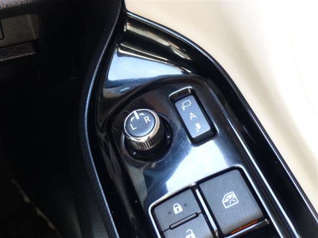 トヨタ ノア ２．０ ＳＩ ＷＸＢＩＩ R2年 (東北) 99