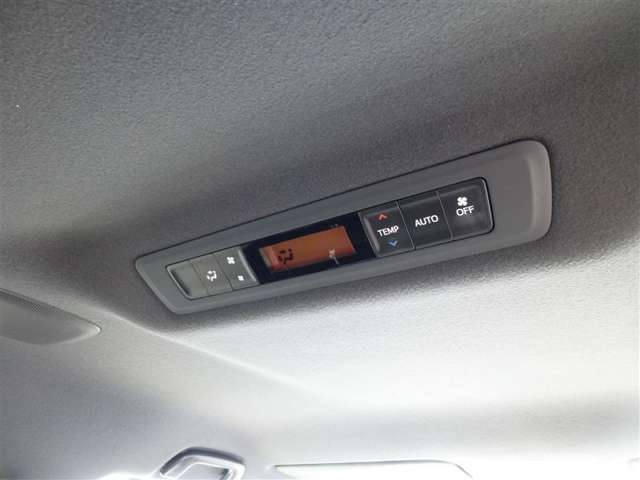 トヨタ ノア ２．０ ＳＩ ＷＸＢＩＩ R2年 (東北) 99